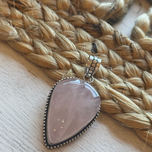 LARGE STERLING SILVER PENDANT WITH ROSE QUART - Picture 9 of 9